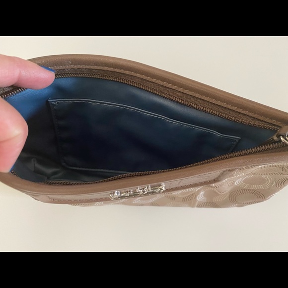 Coach tan wristlet - Picture 3 of 3